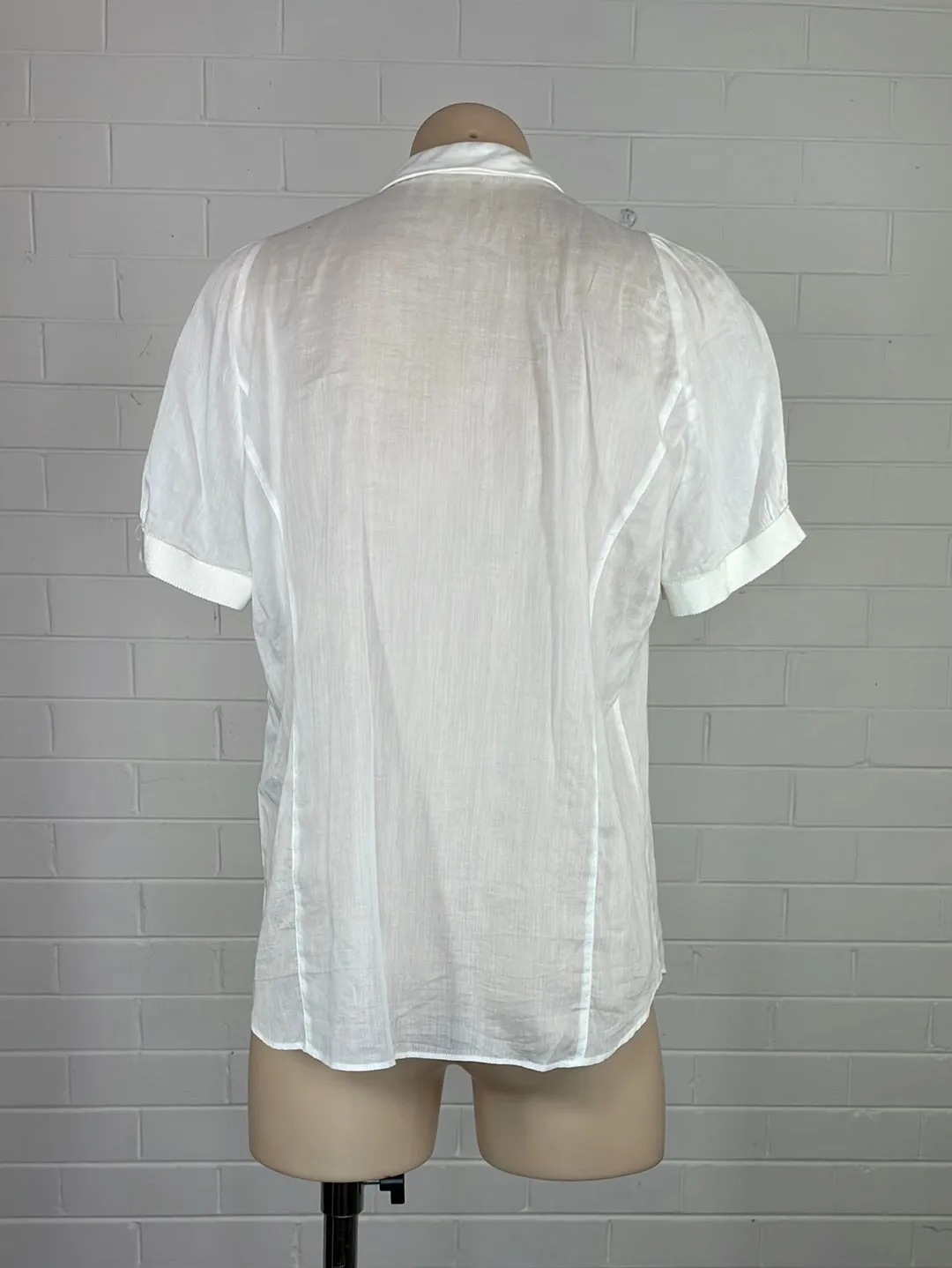 Burberry | London | shirt | size 8 | short sleeve | 100% silk