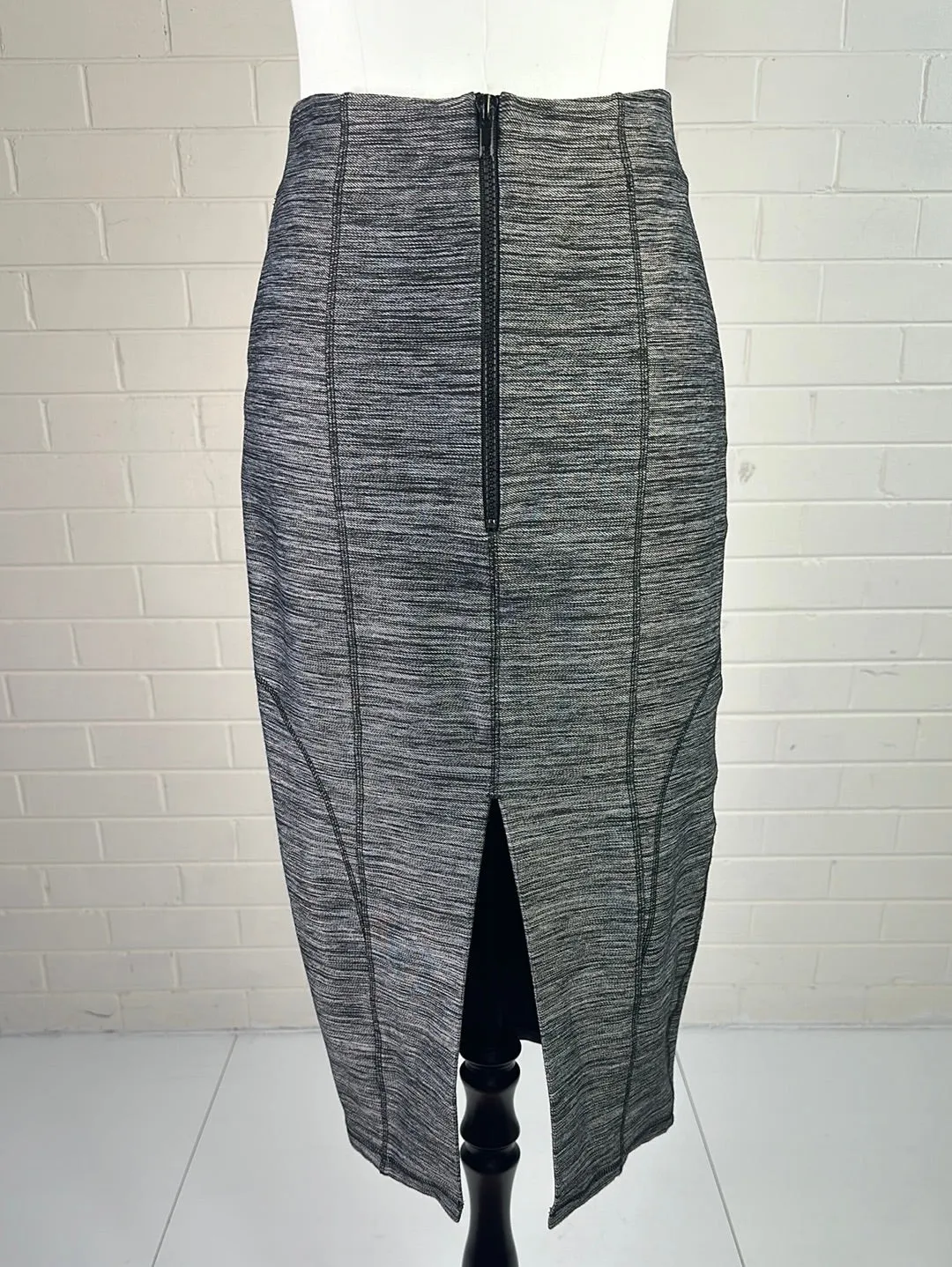 CAMILLA AND MARC | skirt | size 8 | midi length