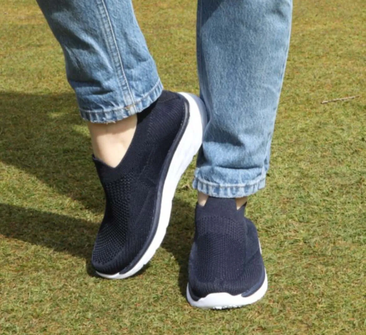 Cosmo Slip on elasticated trainer pump