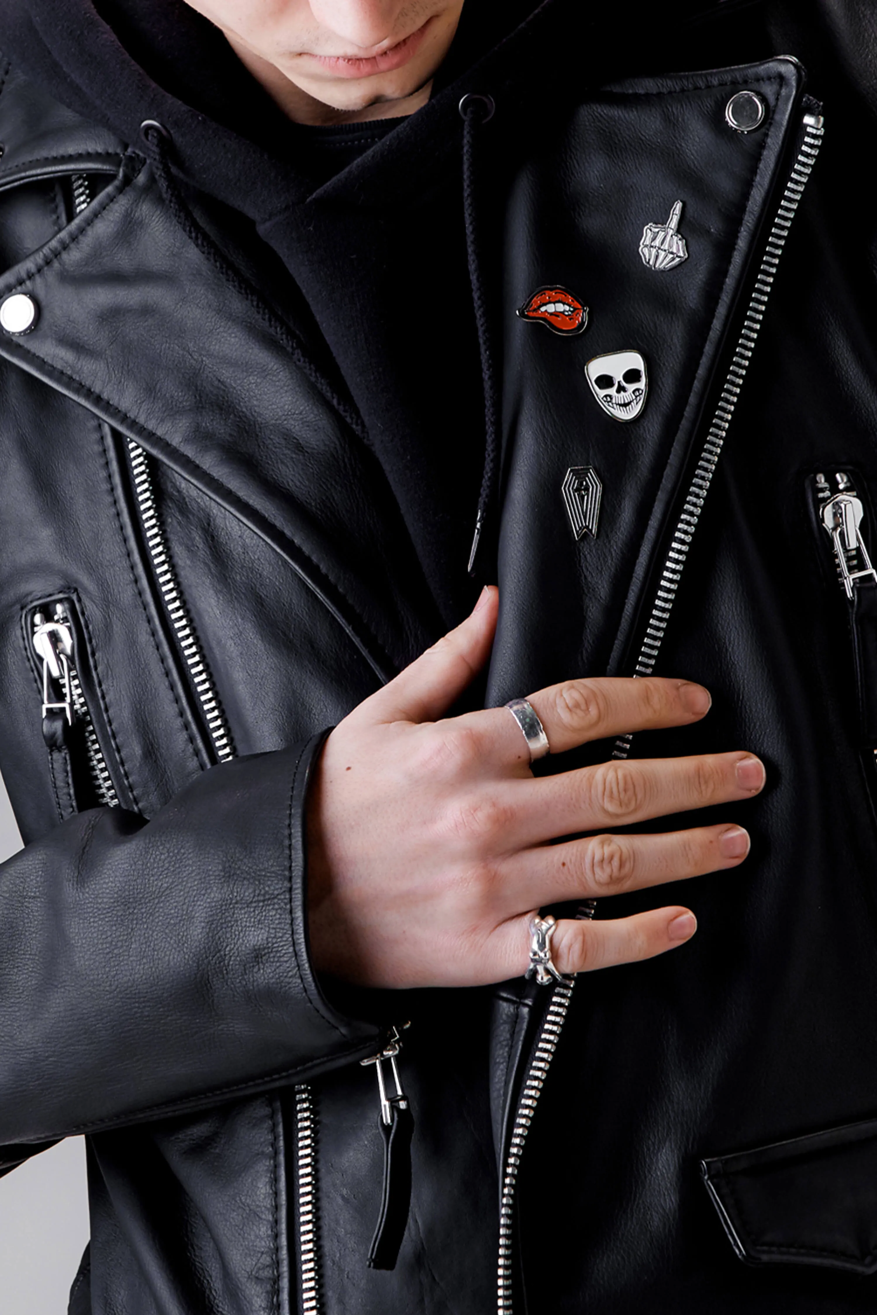 Eros Pin Set