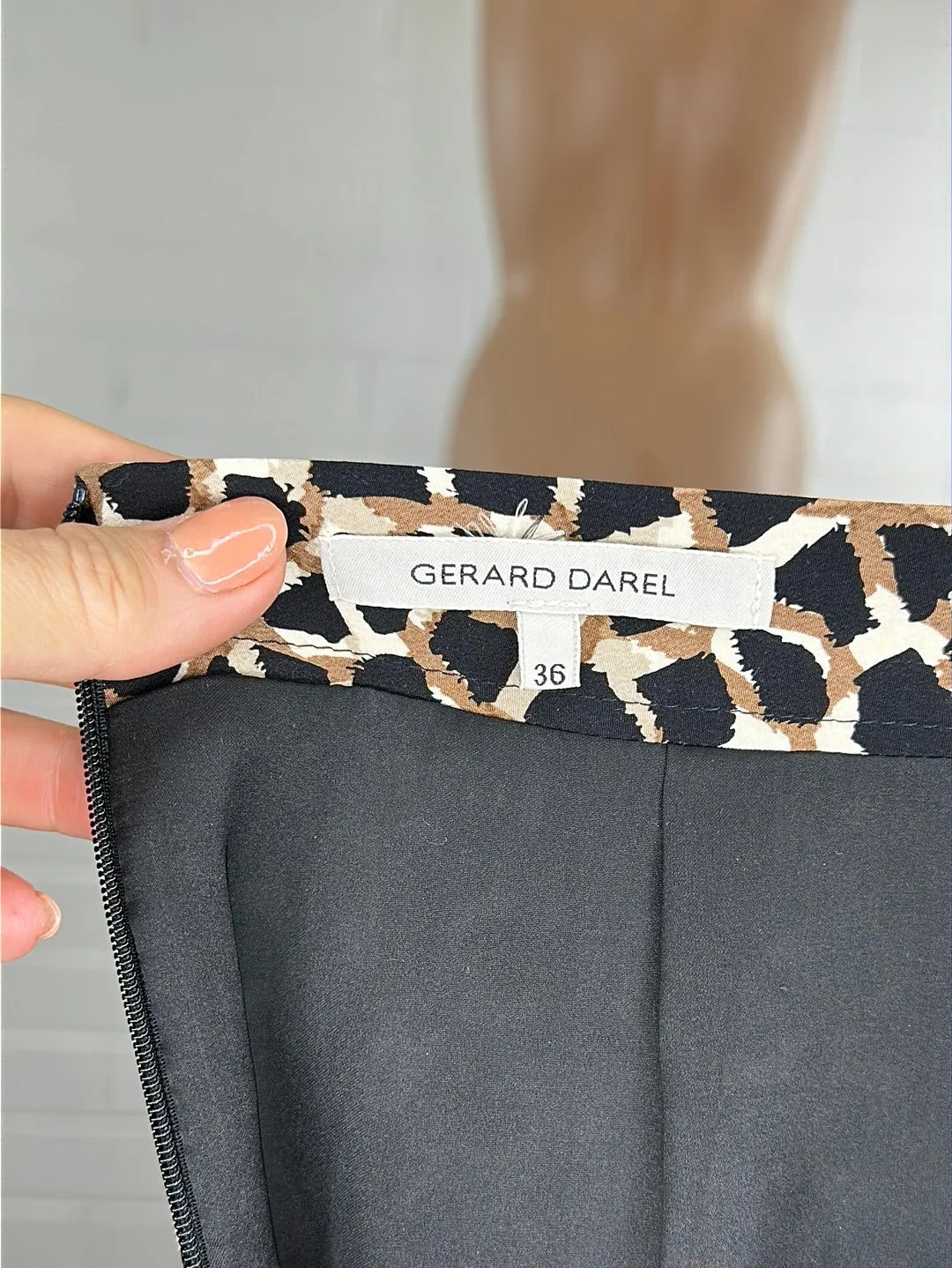 Gerard Darel | Paris | skirt | size 8 | knee length