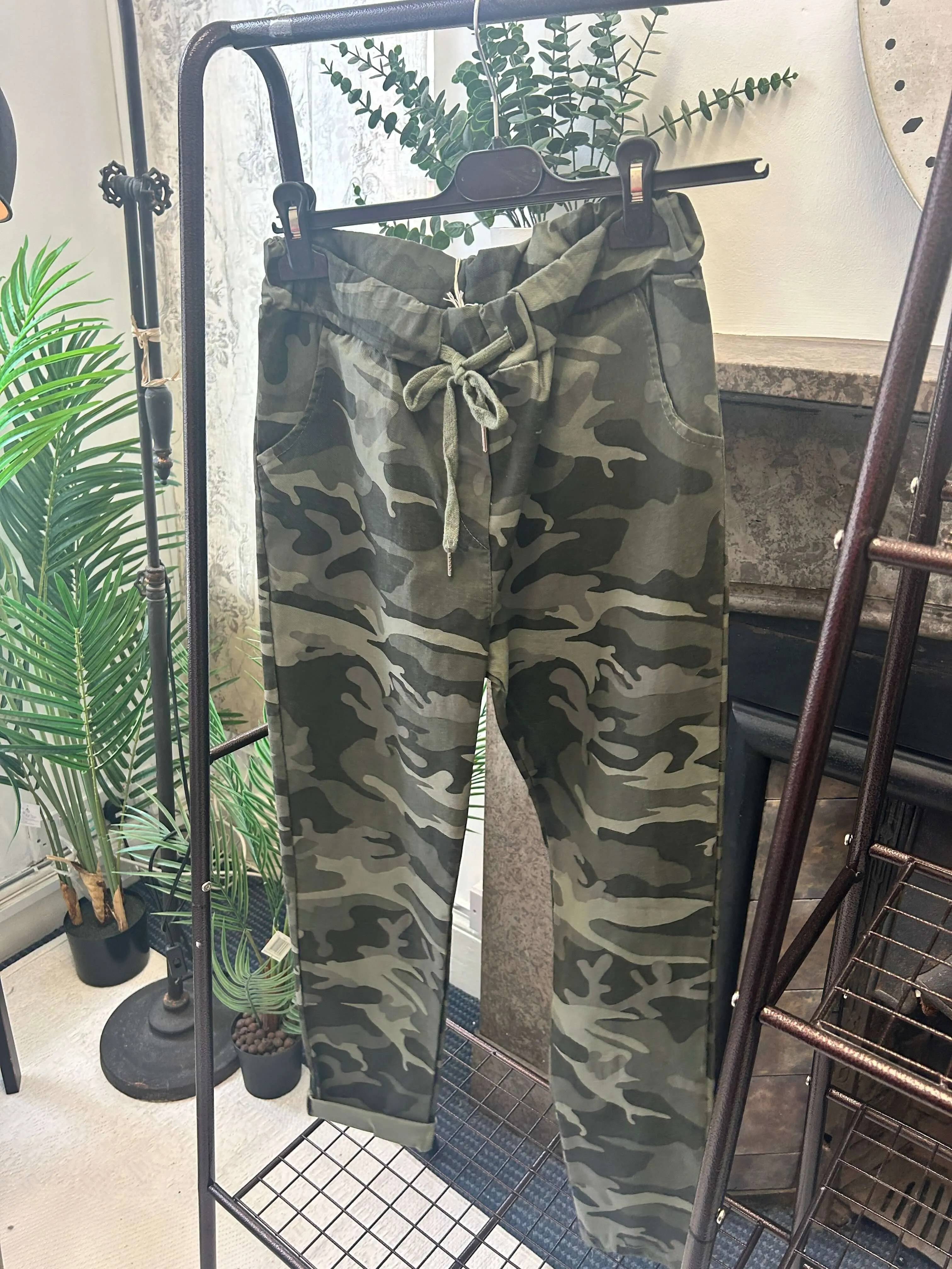 Hannah Camo Magic Jogger
