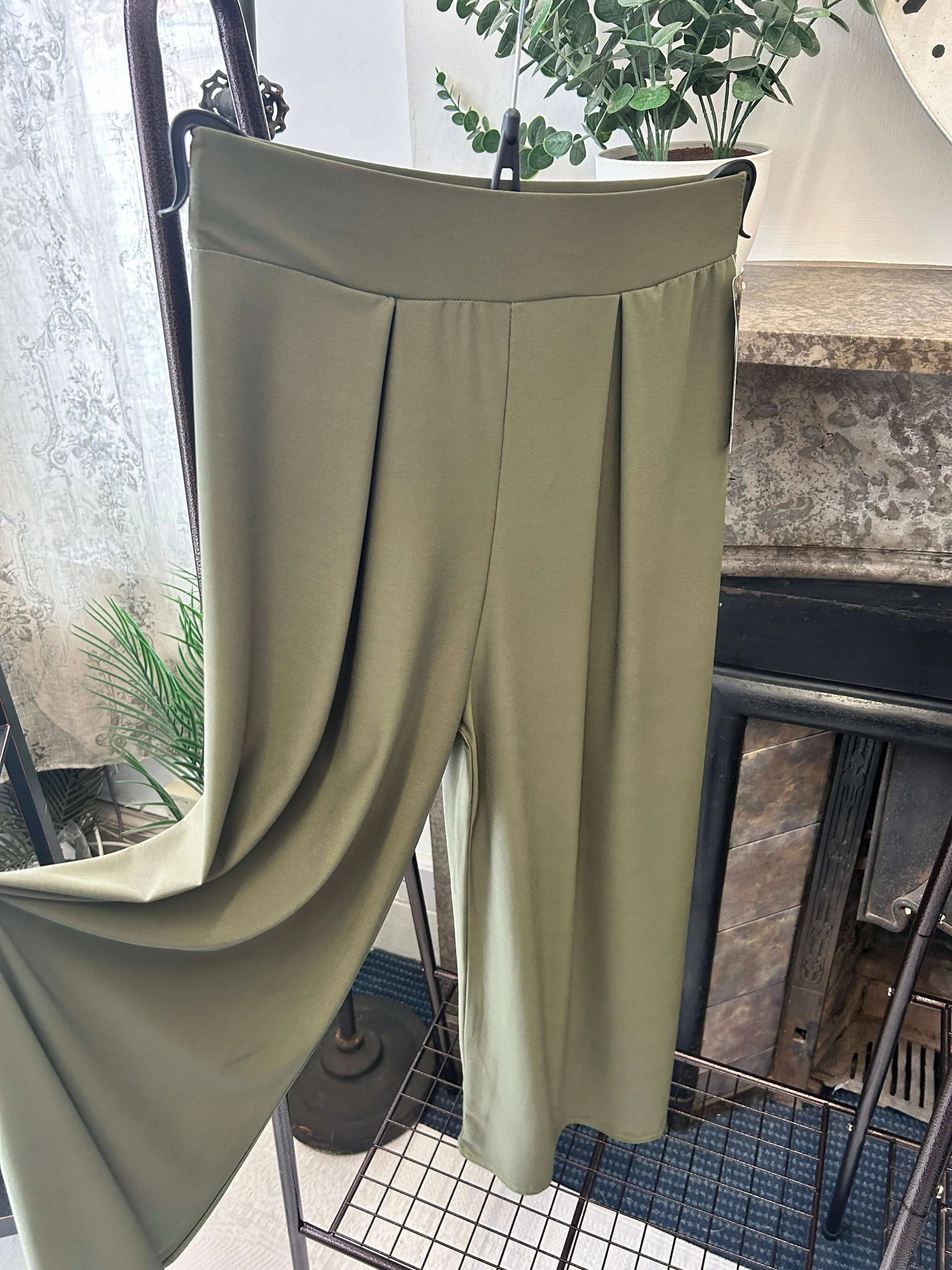 Michelle Elegant Darted Wide Leg Trouser