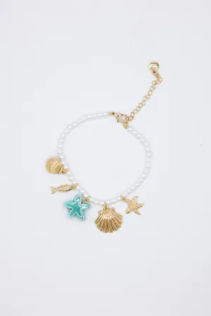 Sea Life Charm Pearl Bracelet in Gold | QBA478-GDBLE