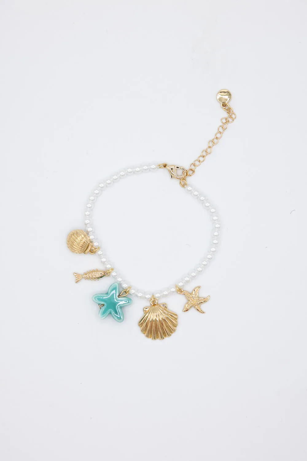Sea Life Charm Pearl Bracelet in Gold | QBA478-GDBLE
